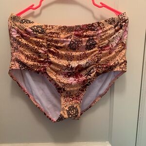 Torrid high waisted rouched swim bottoms NWT